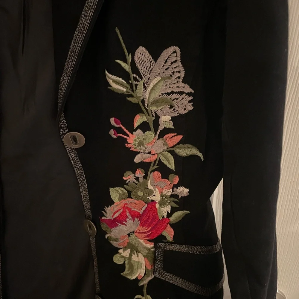Jacket - Picture 6 of 10
